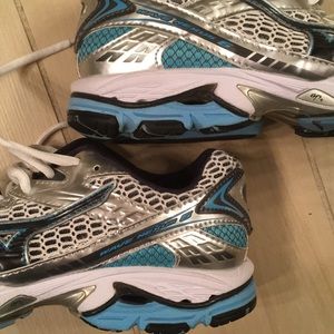 mizuno wave nexus 6 birch